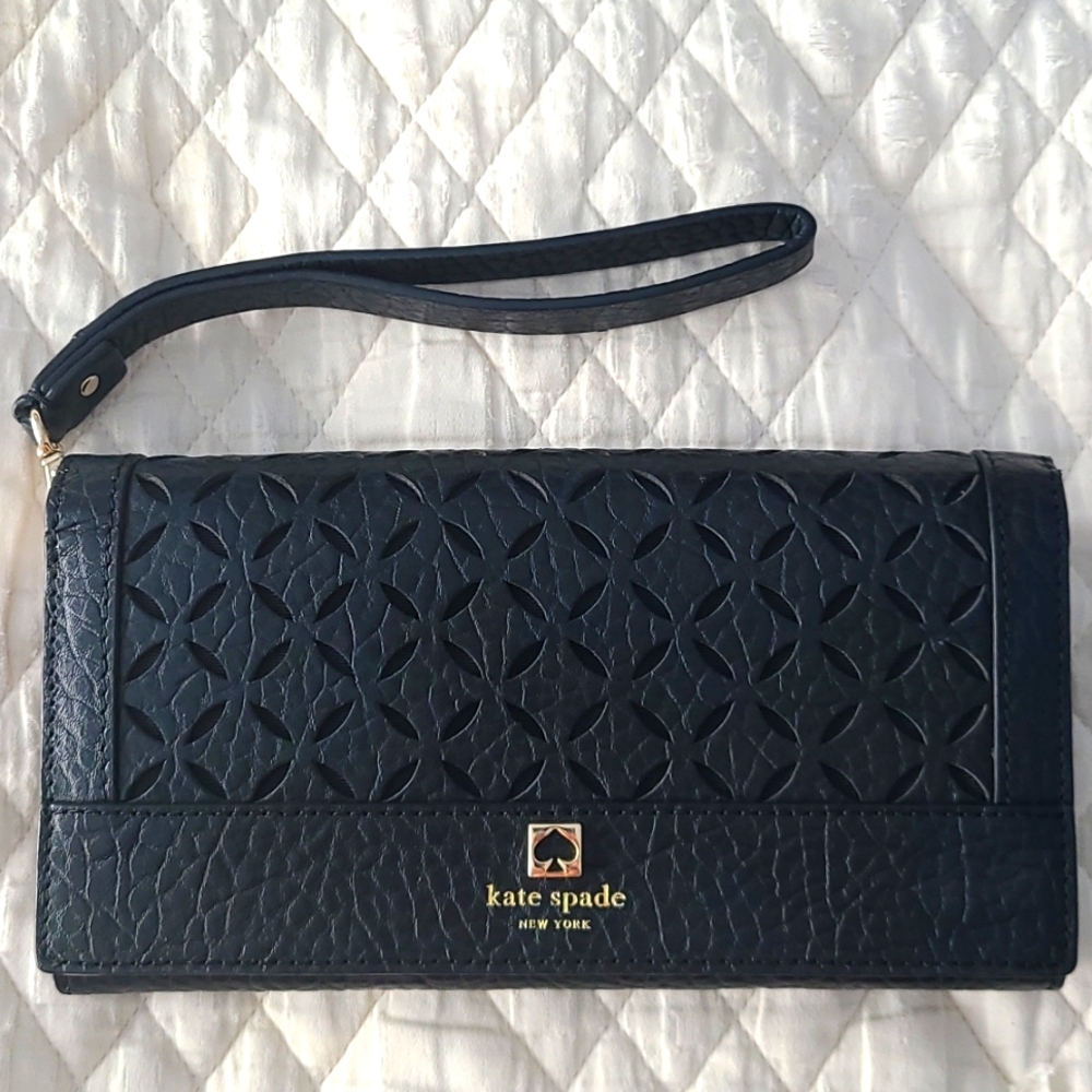 Kate Spade wristlet wallet